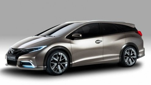 De Honda Civic Tourer staat begin 2014 bij dealer.