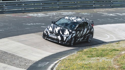 Honda Civic Type R laat nog even op zich wachten. De Japanners willen het graag goed doen en testen op de Nurburgring met minimaal 280 pk onder de kap.