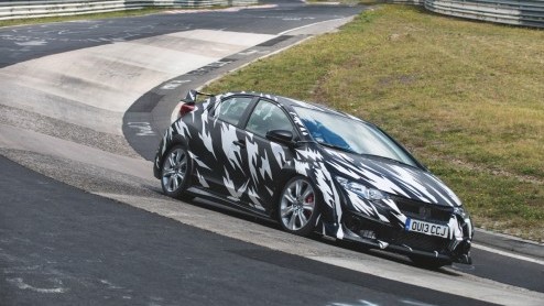 Honda Civic Type R laat nog even op zich wachten. De Japanners willen het graag goed doen en testen op de Nurburgring met minimaal 280 pk onder de kap.