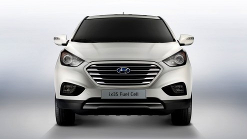 Hyundai ix35 gaat met allerlei verbeteringen modeljaar 2014 in en telt af naar introductie van de ix35 Fuell Cell op waterstof.