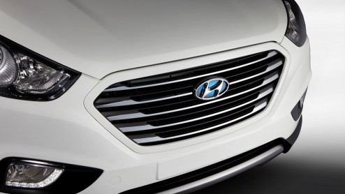 Hyundai ix35 gaat met allerlei verbeteringen modeljaar 2014 in en telt af naar introductie van de ix35 Fuell Cell op waterstof.