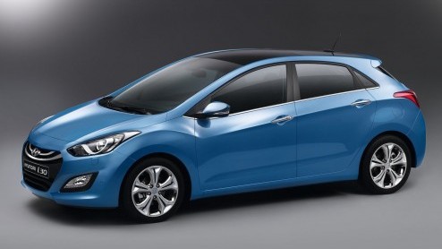 Na eerder aangekondigd te zijn is de nieuwe Hyundai i30 nu een feit. De populaire hatchback staat sportiever n luxer in het leven en is daarbij ook zuiniger geworden. En slimmer, getuige de introduct