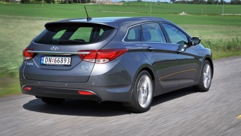 Stel dat je de mogelijkheid hebt een nieuwe leaseauto uit te zoeken. Een serieus, representatief exemplaar voor de zaak en het gezin is een vereiste. Zou dat dan geen Hyundai kunnen zijn? Of toch wel?