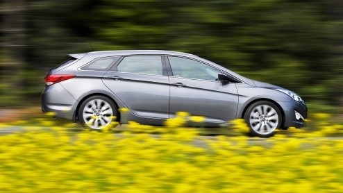 Stel dat je de mogelijkheid hebt een nieuwe leaseauto uit te zoeken. Een serieus, representatief exemplaar voor de zaak en het gezin is een vereiste. Zou dat dan geen Hyundai kunnen zijn? Of toch wel?