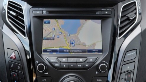 Stel dat je de mogelijkheid hebt een nieuwe leaseauto uit te zoeken. Een serieus, representatief exemplaar voor de zaak en het gezin is een vereiste. Zou dat dan geen Hyundai kunnen zijn? Of toch wel?