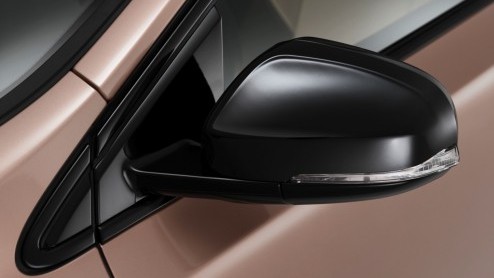 Volvo kon de tweede nieuwe variant van de V40 niet meer voor zich houden en verklapt daarom zelf alvast de V40 Cross Country. Inderdaad, de stoere versie van de V40 heet geen XC40, maar de Zweden hebb