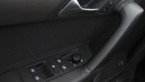 De ene facelift is de ander niet. Volkswagen heeft de Passat recent een opfrisser gegeven en ging daarbij grondiger te werk dan op het eerste oog zichtbaar is. Na extra uurtjes fijnslijpen zijn de Dui