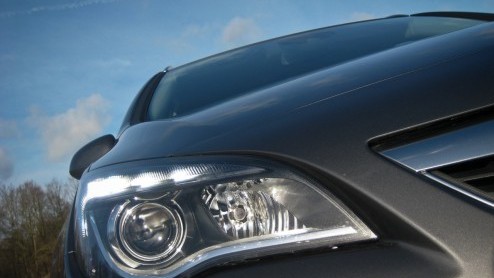 Opel heeft met de Insignia een krachtig signaal afgegeven dat hun middenklasser niet (meer) saai hoeft te zijn. Inmiddels is het de beurt aan de Astra  en dit geval de Astra ST  om het segment een b