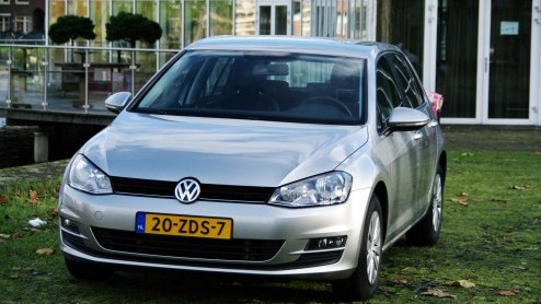 Toen we begin oktober de nieuwe Volkswagen Golf tijdens de internationale persintroductie reden, kon dat (als zo vaak) uitsluitend met de krachtiger gemotoriseerde uitvoeringen. Dat roept de vraag op