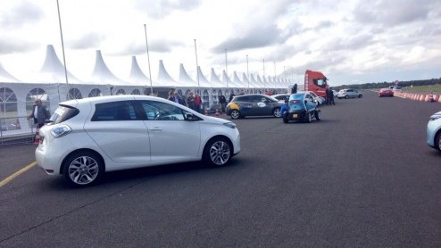 Innovaties in mobiliteit centraal bij iMobility 2013, met aanwezigheid van ANWB, Mercedes-Benz, Renault, Nissan, Car2Go, Tesla en meer.