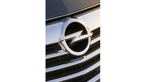 De Opel Insignia is (bijna) een feit! De langverwachte Vectra-opvolger beleeft zijn debuut op 22 juli tijdens de London Motor Show. Met een nieuwe naam, een nieuwe krachtige maar elegante belijning en