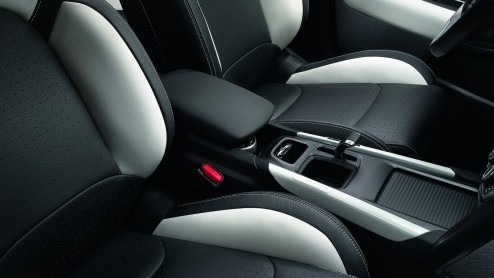 De nieuwe Citron DS4 is volgens zijn makers allerminst doorsnee, bedoeld voor degene die eens wat anders wilt rijden en stiekem de gewone Citron-modellen te braaf vindt. Hoe maakt deze rebelse Frans