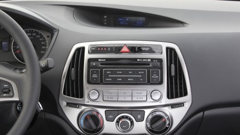 Stilstand is achteruitgang. En daar houden ze bij Hyundai niet van. Daarom heeft de i20 na zon drienhalf jaar een opfrisser gekregen. Geeft dat de compacte Koreaan weer een duwtje in de rug?