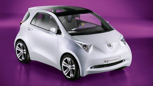 De Toyota iQ verschijnt in 2009 als productieversie op de markt. Een topman van deze Japanse autobouwer bevestigde dit in een interview met het Duitse Handelsblatt. Formaat zegt niet alles, want deze