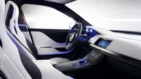 Dit is de Jaguar C-X17 crossover, de eerste crossover annex SUV van Jaguar.