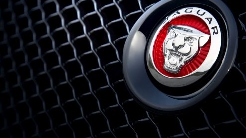 Jaguar XJR is nu officieel aangekondigd en ziet het licht in New York. Met 550 pk Supercharged V8, 20 inch wielen en heel veel snelheidspotentieel.