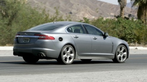 De Jaguar XF is een zeer geslaagde aanwinst in het modelgamma van Jaguar. Echter, de koek is nog niet op. Wees gerust, een station komt er niet, wel een extra sportieve versie, de XF-R.