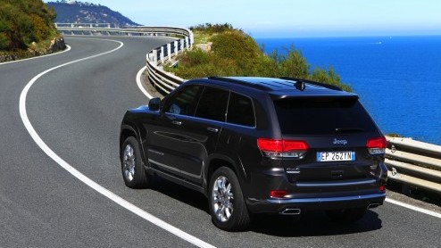 Autotest vernieuwde Jeep Grand Cherokee 2013. Gereden met 3.0 CRD en 3.6 benzine. Prijzen vanaf 64.990 euro.