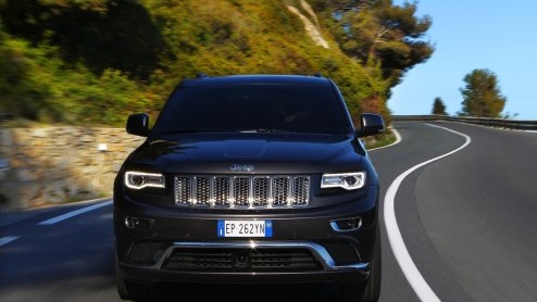 Autotest vernieuwde Jeep Grand Cherokee 2013. Gereden met 3.0 CRD en 3.6 benzine. Prijzen vanaf 64.990 euro.