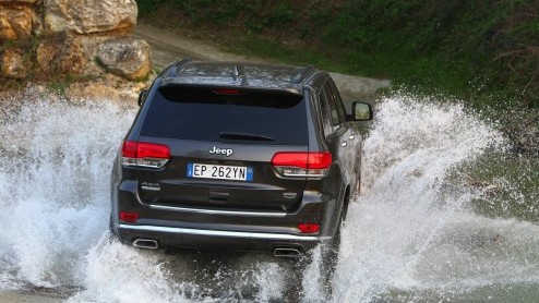 Autotest vernieuwde Jeep Grand Cherokee 2013. Gereden met 3.0 CRD en 3.6 benzine. Prijzen vanaf 64.990 euro.