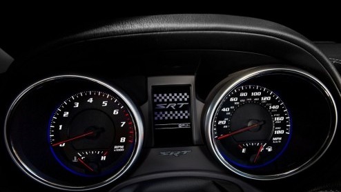 ...ben ik de meest brutale SUV van het land? De Jeep Grand Cherokee staat nog niet koud bij de dealers of het brutale topmodel dient zich alweer aan; de Grand Cherokee SRT8. Inderdaad, met de 6.4 lite