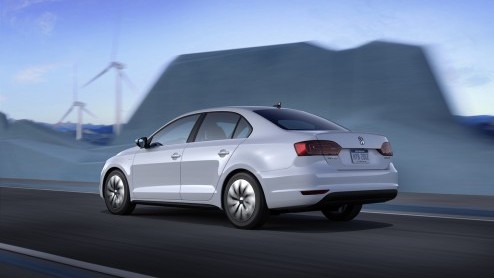 Volkswagen heeft een brede toekomstvisie. Naast de ontwikkeling van elektrische modellen wordt ook hybridtechniek omarmd. De Jetta Hybrid is de nieuwste aanwinst, zojuist gepresenteerd op de Autoshow