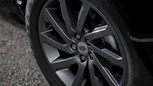 De vernieuwde Land Rover Freelander is er voortaan ook in een sportief jasje. De Freelander 2 Sport ademt dan meer dynamiek in ex- en interieur. Met een optioneel Styling Pack kan het nog een tandje s