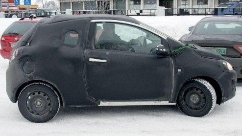 Het is alweer even geleden dat we de nieuwe Ford Ka in het wild spotten. Het huidige model dateert uit 1996 en verkoopt nog steeds goed, maar een opvolger, gebaseerd op de Fiat 500, staat bijna voor d