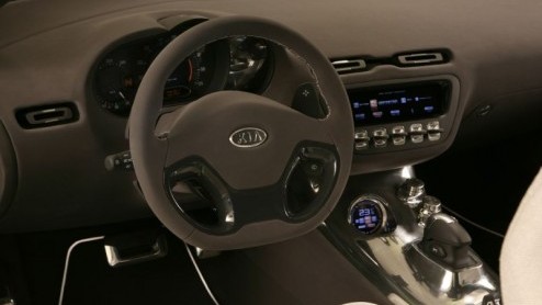 Kia gaat op de sportieve toer en laat met de Kee Concept zien wat ze in hun mars hebben. Deze 2+2 coup zou nog eens hele hoge ogen kunnen gaan gooien. Op de IAA in Frankfurt hebben we m voor het eer
