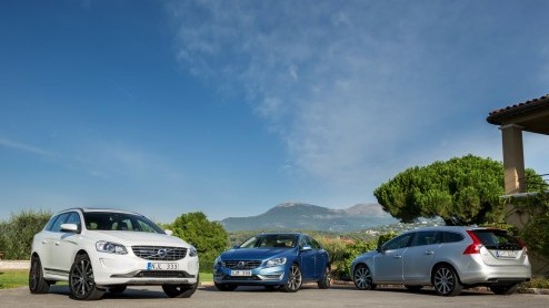Autotest Volvo XC60 T6 en S60 T6 van modeljaar 2014, aangedreven door een nieuwe 2,0 liter turbomotor met supercharger. Hoe pakt 306 pk op de voorwielen uit, en wat scoort de nieuwe T6 in verbruik?