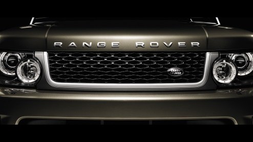 Land Rover heeft een nog luxere Range Rover Sport in de aanbieding. Deze Luxury uitvoering is gepositioneerd tussen de HSE en top-of-the-line Autobiography Sport en is voorzien van exclusieve afwerk