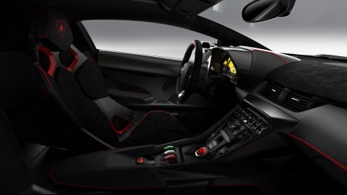 Lamborghini viert zijn vijftig jarig bestaan met deze buitenaardse Veneno.