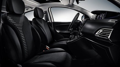 Per direct voegt Lancia de Ypsilon met 1.2 liter viercilinder benzinemotor toe aan het gamma. Door deze motorisering aan te bieden is Lancia Ypsilon voordeliger geworden: de vanafprijs bedraagt nu 14.