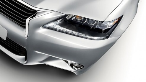 Vraag je niet af hoe het kan, maar profiteer er van! De nieuwe Lexus GS450h blijkt bijzonder zuinig. De hybridesedan is met 5.9l/100 km zuinig genoeg om in aanmerking te komen voor 20% bijtelling. Da'