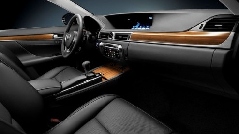 Voorafgaand aan het live-debuut van de Lexus GS450h zijn alle details van de hybridesedan vrijgegeven. De V6 en elektromotor zijn samen goed voor 343 pk, terwijl het verbruik slechts 6.3l/100km bedraa