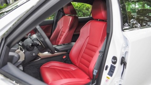 Autotest Lexus IS300h. Rijtest van de hybride-aangedreven IS 300h met 20% bijtelling.