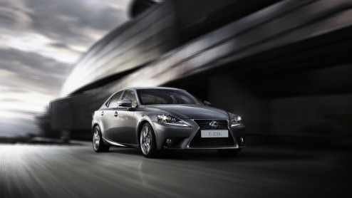 Nieuwe Lexus IS300h hybride sedan binnenkort leverbaar vanaf 36.990 euro.