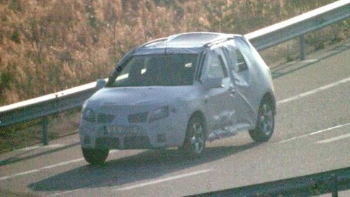Renault heeft grote plannen met haar budgetmerk Dacia. In ons land is de vooral vooral ruime en praktische MCV uitvoering niet aan te slepen. In 2010 streeft het merk naar een productie van 1 miljoen