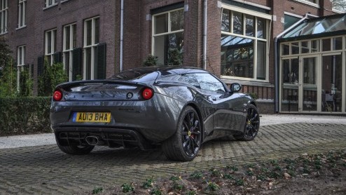 Autotest Lotus Evora S Sports Racer en Lotus Exige S. Beiden met een 3.5 liter V6, maar qua rijden een wereld van verschil.