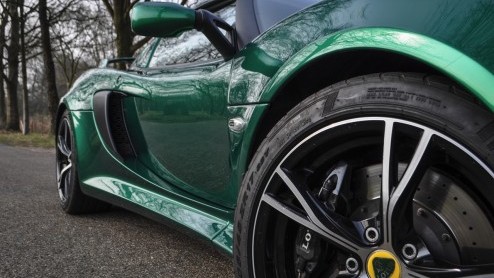 Autotest Lotus Evora S Sports Racer en Lotus Exige S. Beiden met een 3.5 liter V6, maar qua rijden een wereld van verschil.