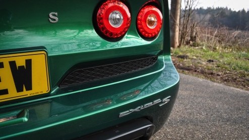 Autotest Lotus Evora S Sports Racer en Lotus Exige S. Beiden met een 3.5 liter V6, maar qua rijden een wereld van verschil.