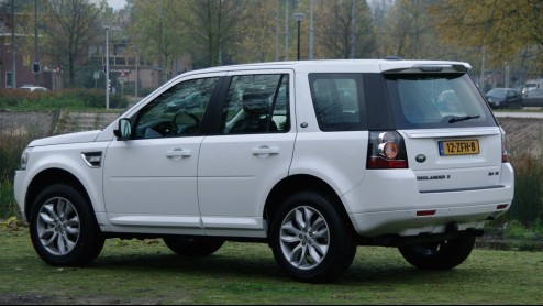 Van de veranderingen die de Land Rover Freelander voor het aanstaande modeljaar onderging is de komst van een nieuwe viercilinder turbo-benzinemotor wel de belangrijkste. Die kennen we al uit de Evoqu