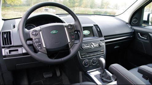 Van de veranderingen die de Land Rover Freelander voor het aanstaande modeljaar onderging is de komst van een nieuwe viercilinder turbo-benzinemotor wel de belangrijkste. Die kennen we al uit de Evoqu