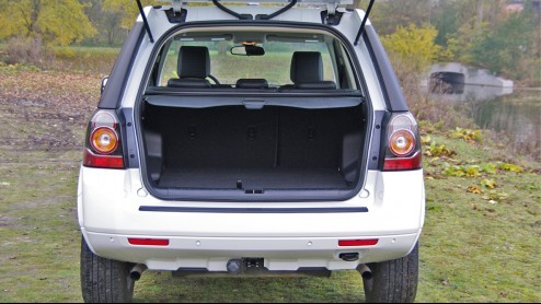 Van de veranderingen die de Land Rover Freelander voor het aanstaande modeljaar onderging is de komst van een nieuwe viercilinder turbo-benzinemotor wel de belangrijkste. Die kennen we al uit de Evoqu