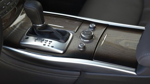 Vol lof spraken we over het nieuwe vlaggenschip van Infiniti, de M37 S Premium. De Japanners hebben een fijn staaltje kwaliteit weten te presenteren waar de Duitsers voor op hun hoede moeten zijn. Inf