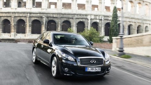 Vol lof spraken we over het nieuwe vlaggenschip van Infiniti, de M37 S Premium. De Japanners hebben een fijn staaltje kwaliteit weten te presenteren waar de Duitsers voor op hun hoede moeten zijn. Inf