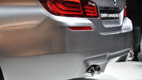 Je wilt niet wachten op de officile onthulling van de nieuwe BMW M5? Lees dan gerust verder. De nieuwe krachtpatser is als 'BMW M5 Concept' voortijdig uitgelekt en gaat het asfalt bestormen met een 4