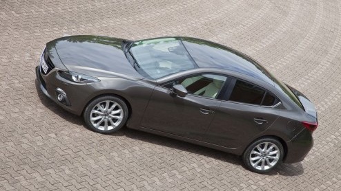 Mazda heeft een prijskaartje gehangen aan de Mazda3 Sedan. Tevens komt de fabrikant met aantrekkelijke Skylease uitvoeringen voor zowel de Mazda3 Hatchback als Sedan.