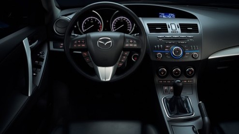 Eind deze maand maken we opnieuw kennis met de Mazda3. De Japanner krijgt namelijk een subtiele facelift en is daarbij niet alleen zuiniger, maar ook voordeliger geworden. De instapper is er vanaf 18.