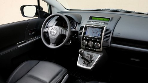 Mazda houdt de gemoederen bezig door vandaag een facelift voor de Mazda 5 aan te kondigen. Begin volgend jaar wordt hun ruimtemodel opgefrist, en meer familievriendelijk gemaakt, zo belooft het merk.